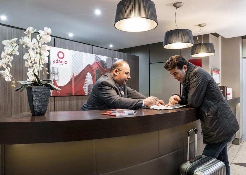 Ile-de-France Puteaux Lobby