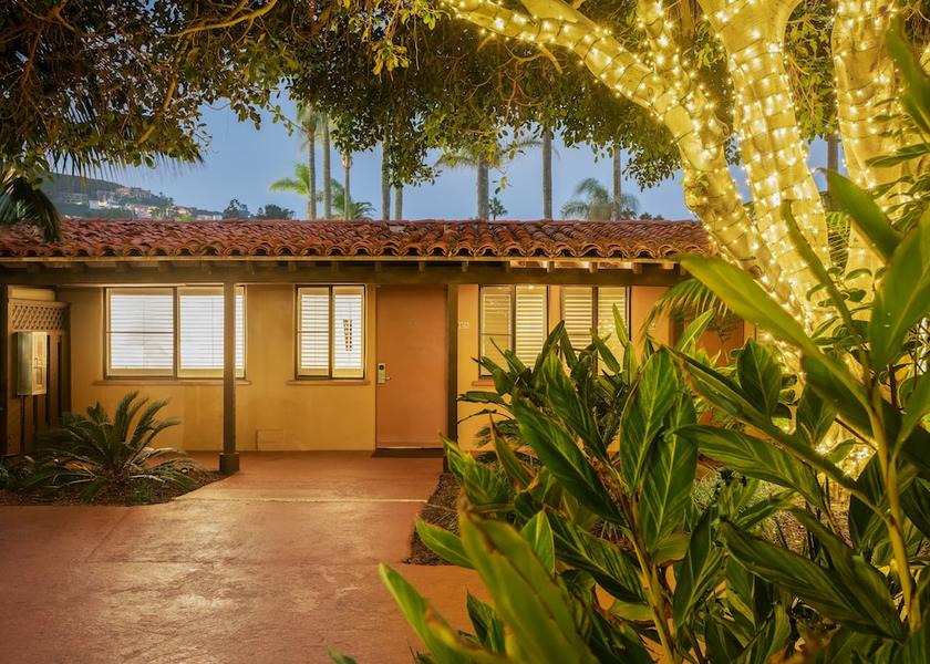 California La Jolla Courtyard view
