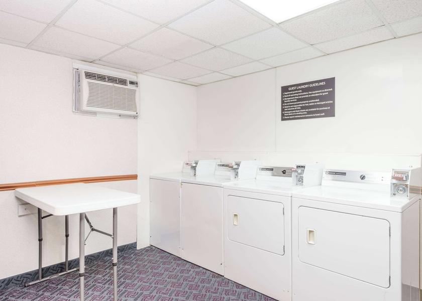 Illinois O'Fallon Laundry Room