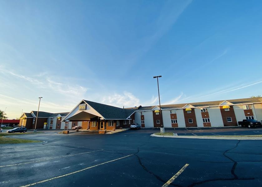 Michigan Cheboygan Facade