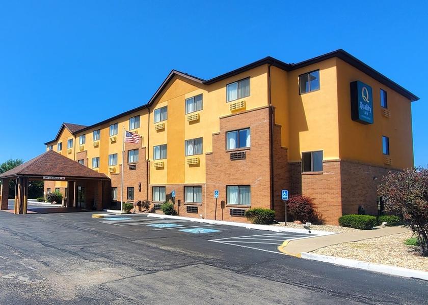 Illinois Peru Facade