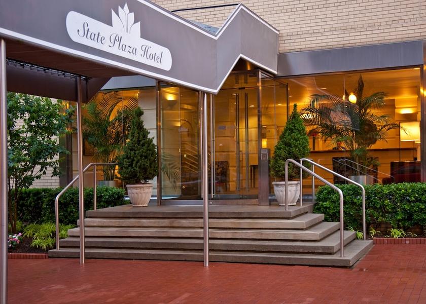 Virginia Washington Exterior Detail