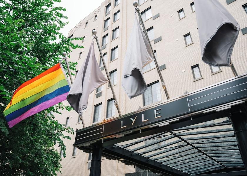 Virginia Washington Facade