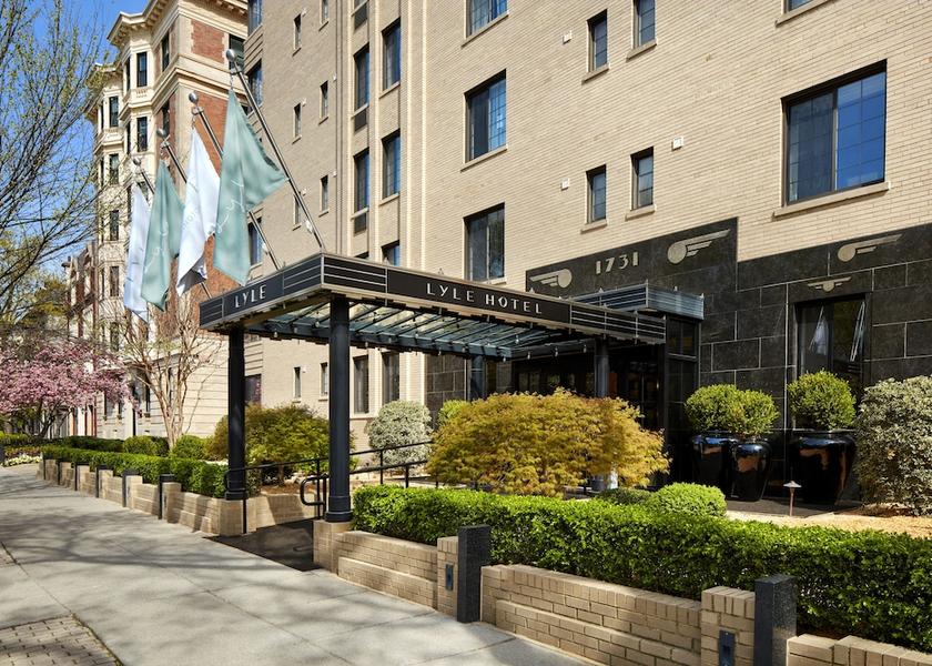 Virginia Washington Facade