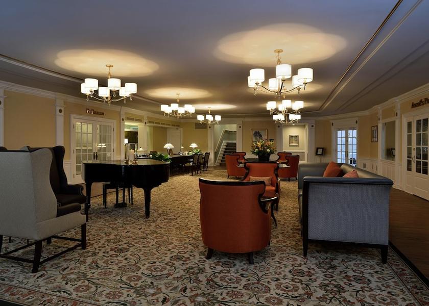 Connecticut Norwich Lobby