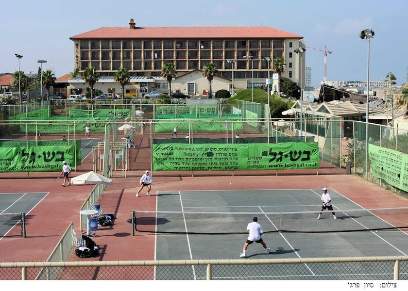 Tel Aviv Herzliya Tennis court