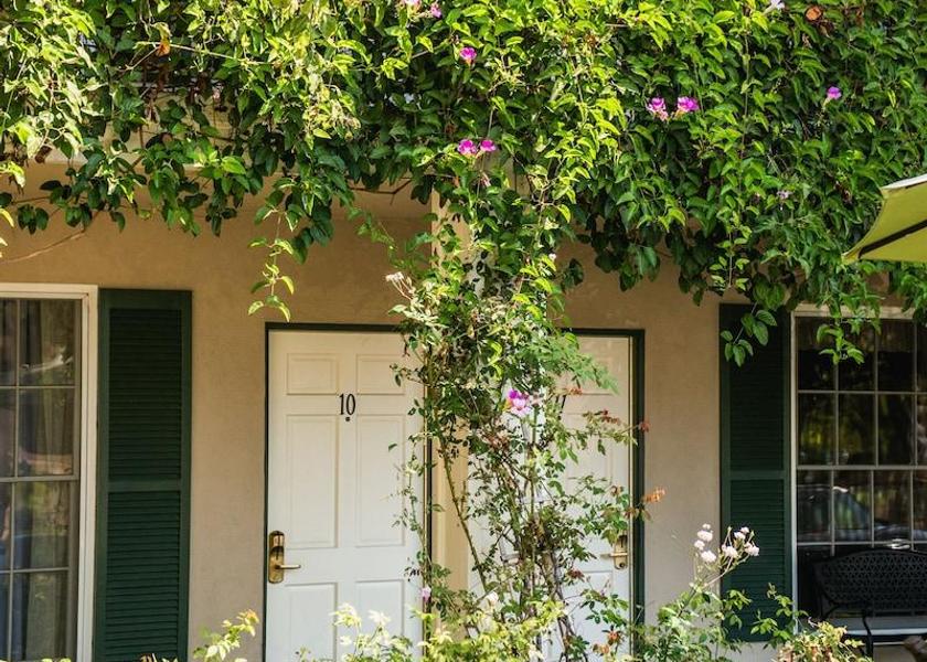 California Santa Barbara Guestroom