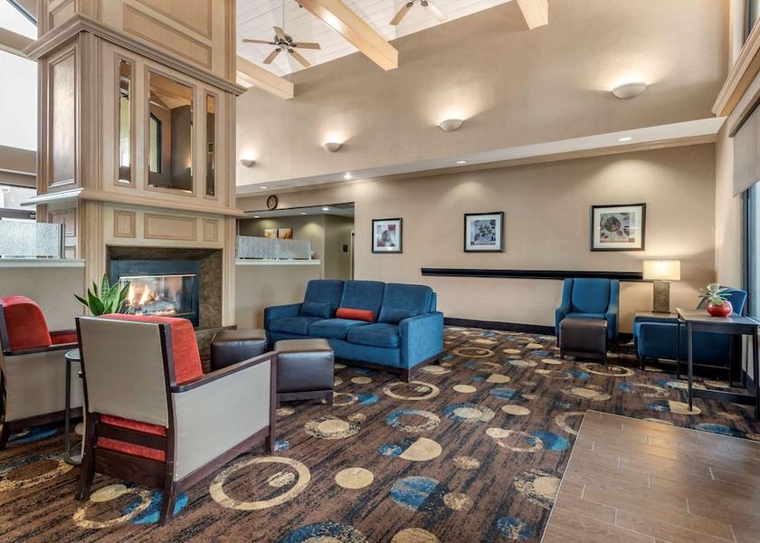 Indiana Warsaw Lobby