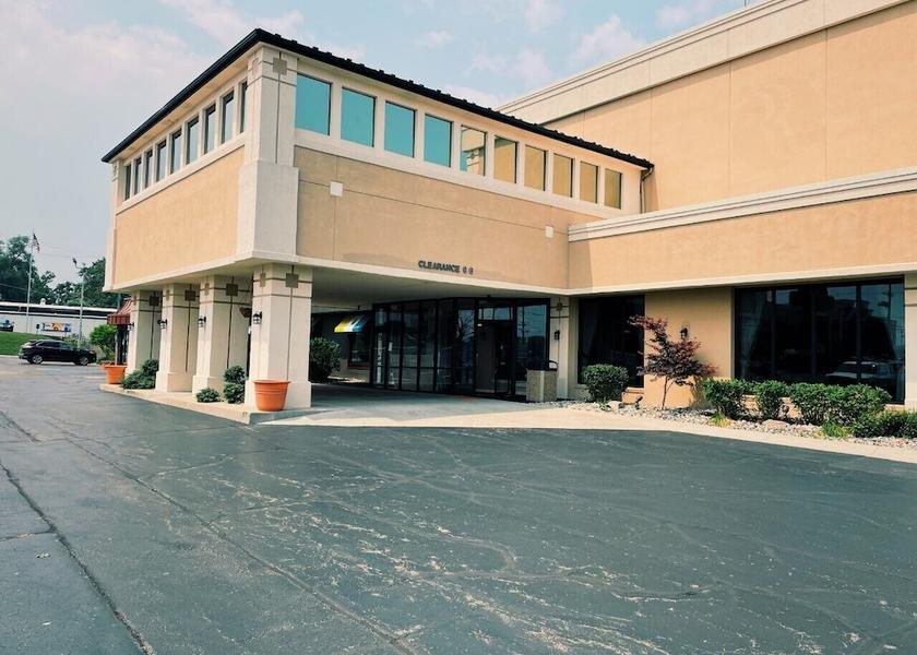 Indiana Warsaw Facade