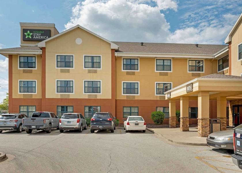 Illinois Hanover Park Exterior Detail