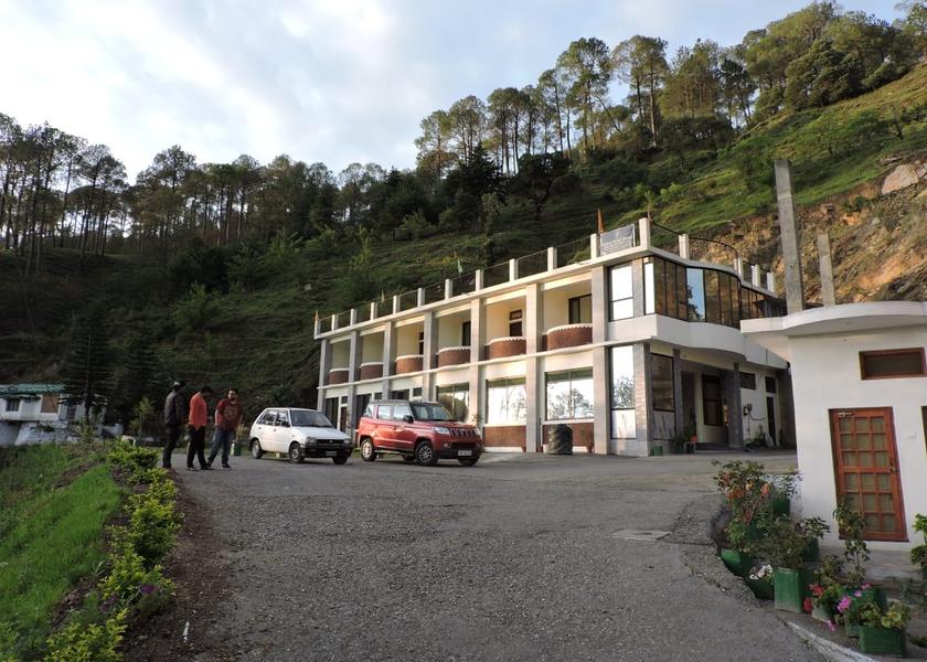 Uttarakhand Ranikhet Hotel Exterior