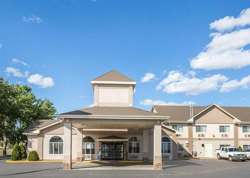 Montana Glendive Exterior Detail