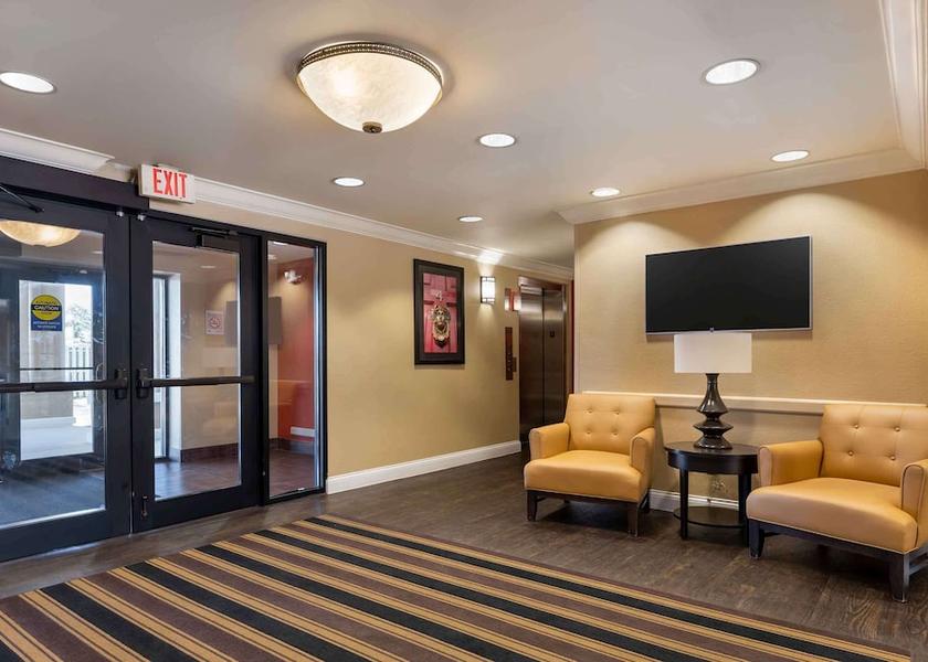 Illinois Rosemont Lobby