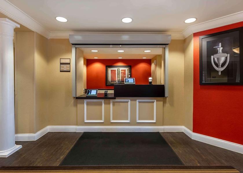 Illinois Rosemont Lobby