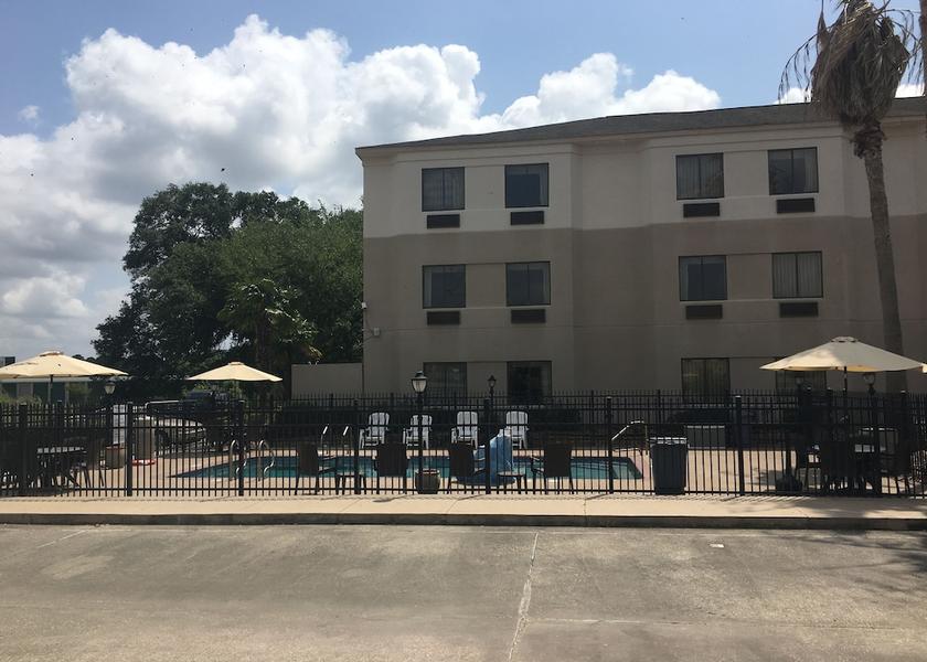 Louisiana Scott Outdoor pool