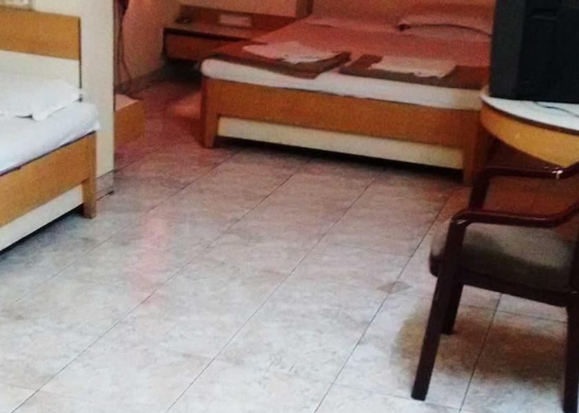 Maharashtra Ulhasnagar bed room