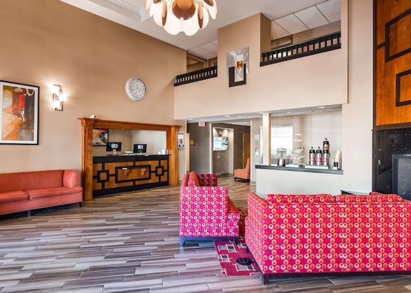 Illinois East Peoria Lobby