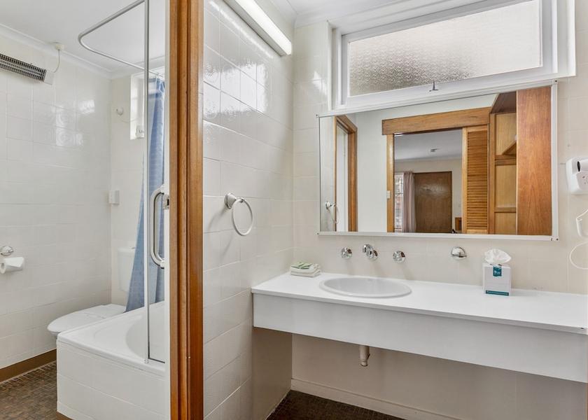 Tasmania Moonah Bathroom