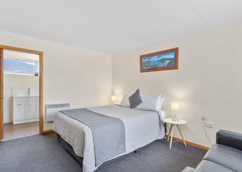 Tasmania Moonah Room