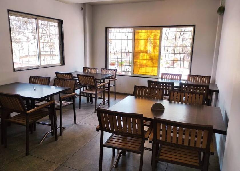 Maharashtra Satara Food & Dining