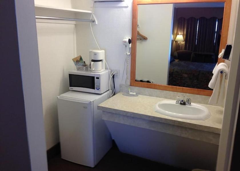 Saskatchewan Moose Jaw In-Room Dining