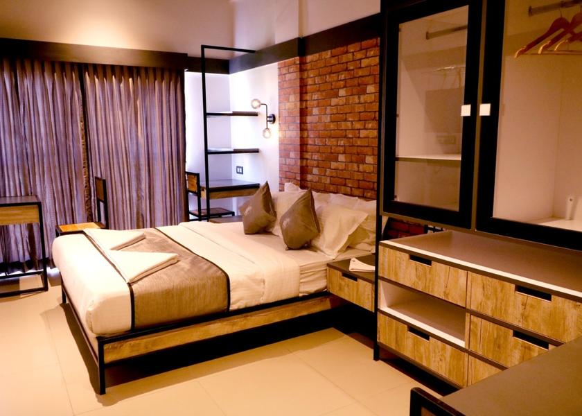 Karnataka Mangalore Deluxe Queen Room