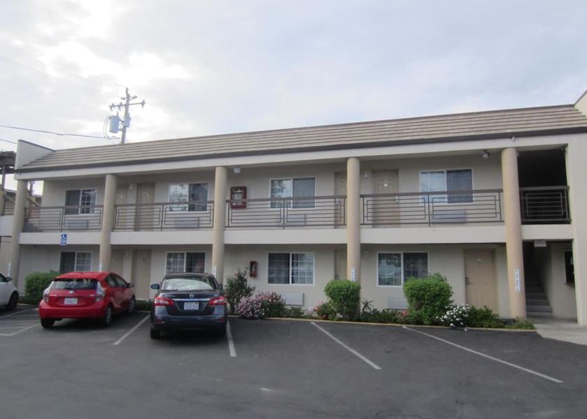 California Redwood City Exterior