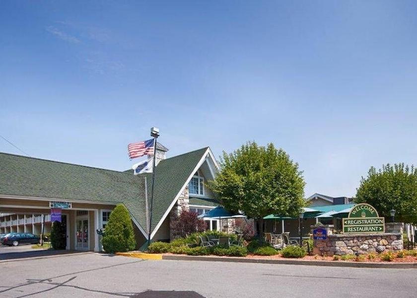 New York Plattsburgh Exterior Detail