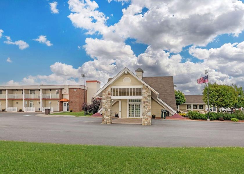 New York Plattsburgh Exterior Detail