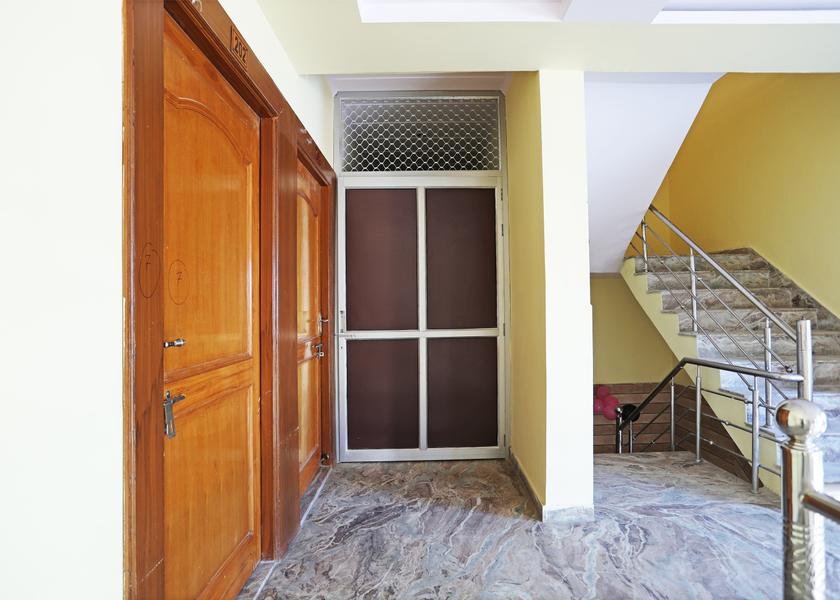 Uttar Pradesh Mathura Lobby