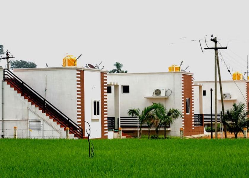 Tamil Nadu Courtrallam Exterior Detail