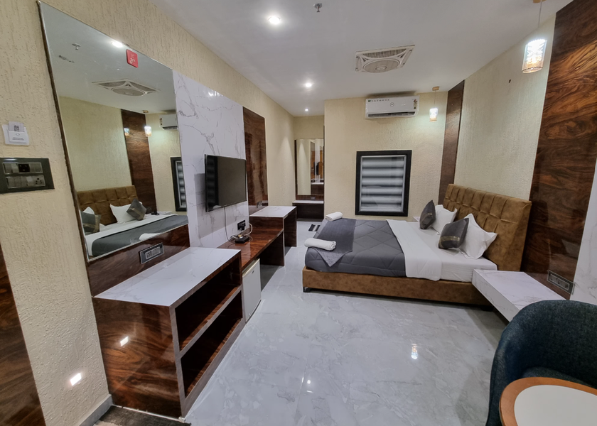 Maharashtra Akola Deluxe Room