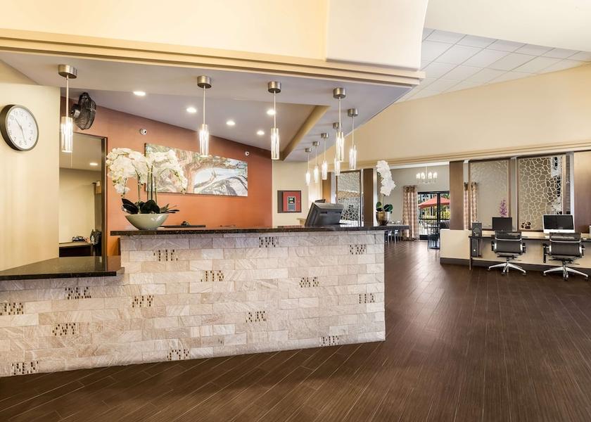 California Escondido Lobby