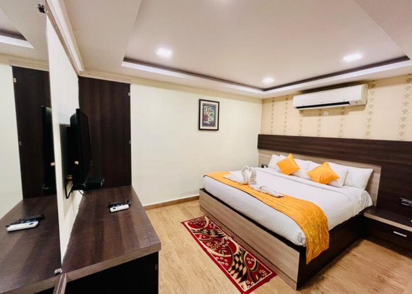 Odisha Brahmapur Signature Suite With Balcony And Lake View