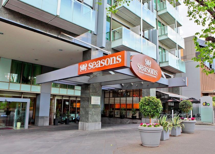 Victoria Melbourne Entrance