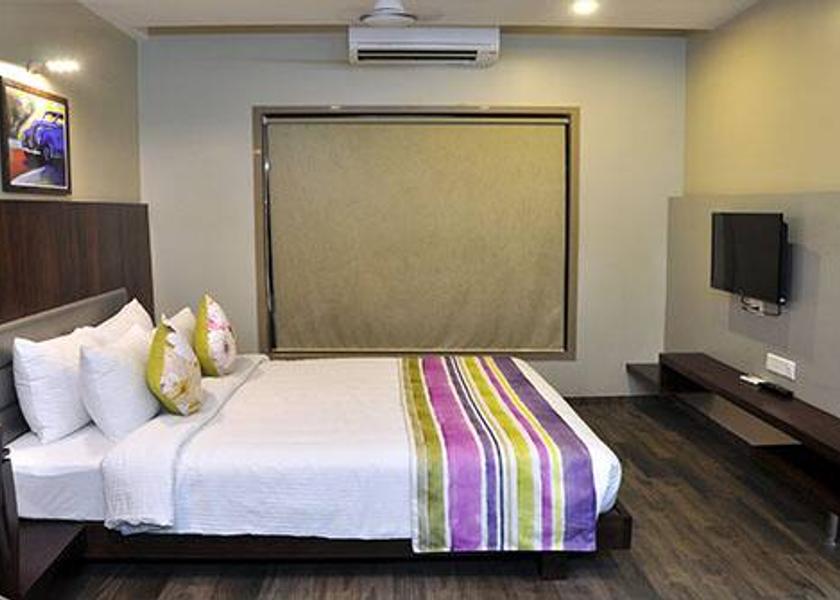Gujarat Valsad Executive AC Room