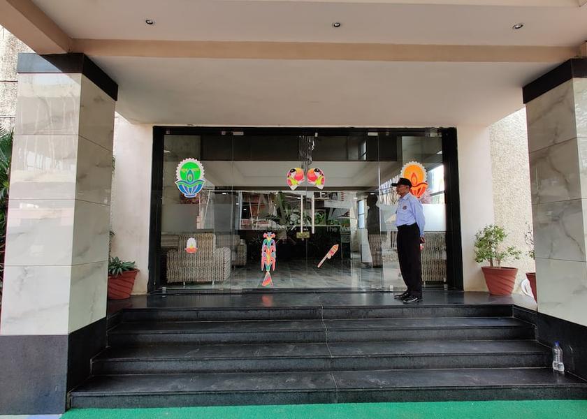 Gujarat Anand Hotel Exterior