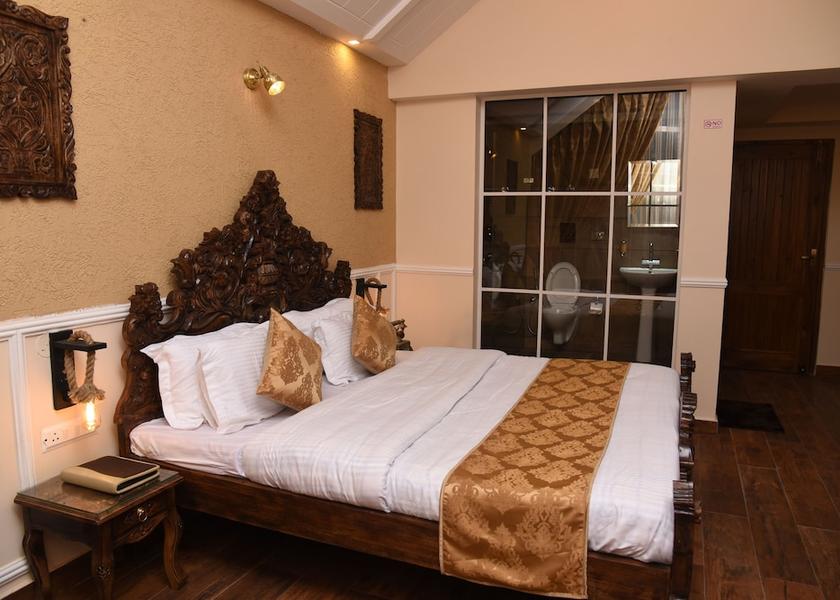 Himachal Pradesh Chail Room