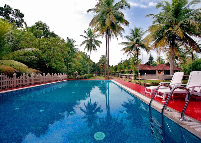 Kerala Kumarakom Pool