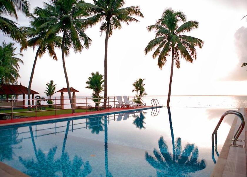 Kerala Kumarakom Pool