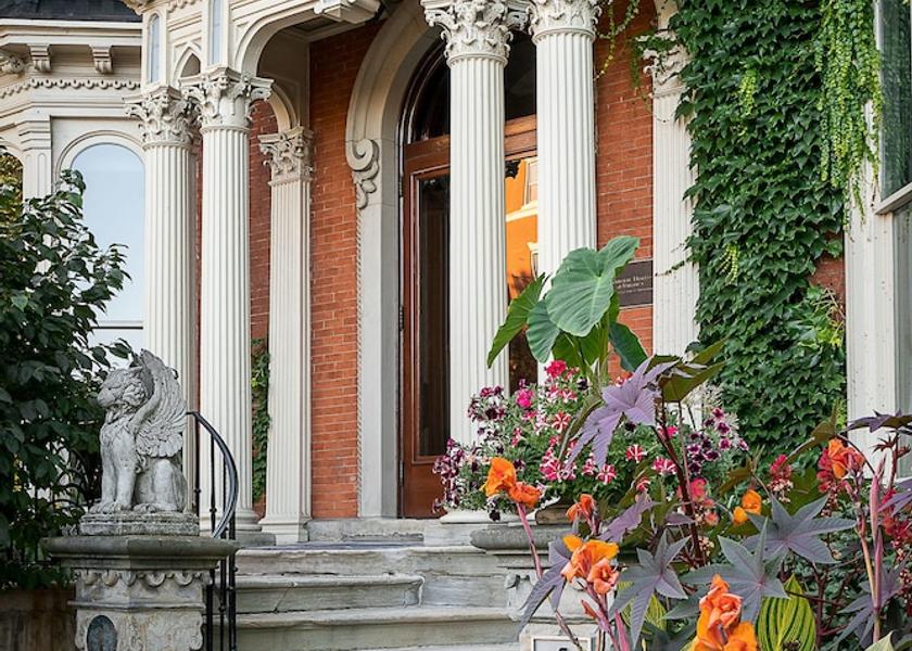 New York Buffalo Porch