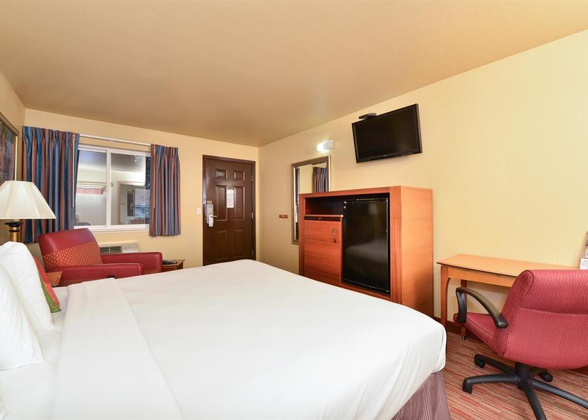 Washington Lakewood 1 King Bed Non-Smoking