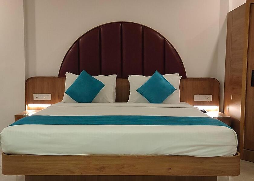 Kerala Kozhikode Deluxe AC Room