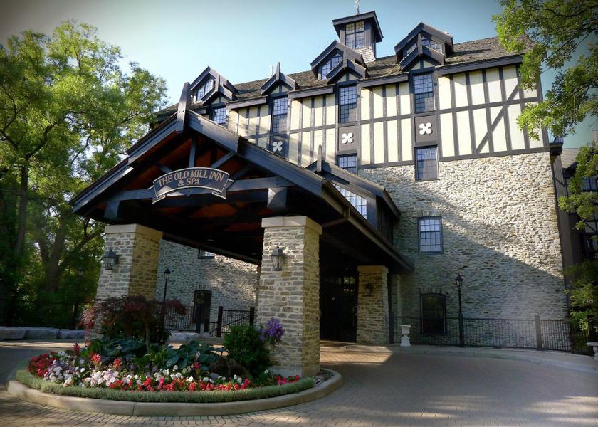 Ontario Toronto Hotel Exterior
