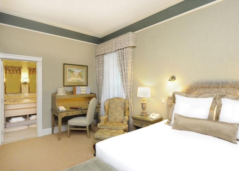 Ontario Toronto Room
