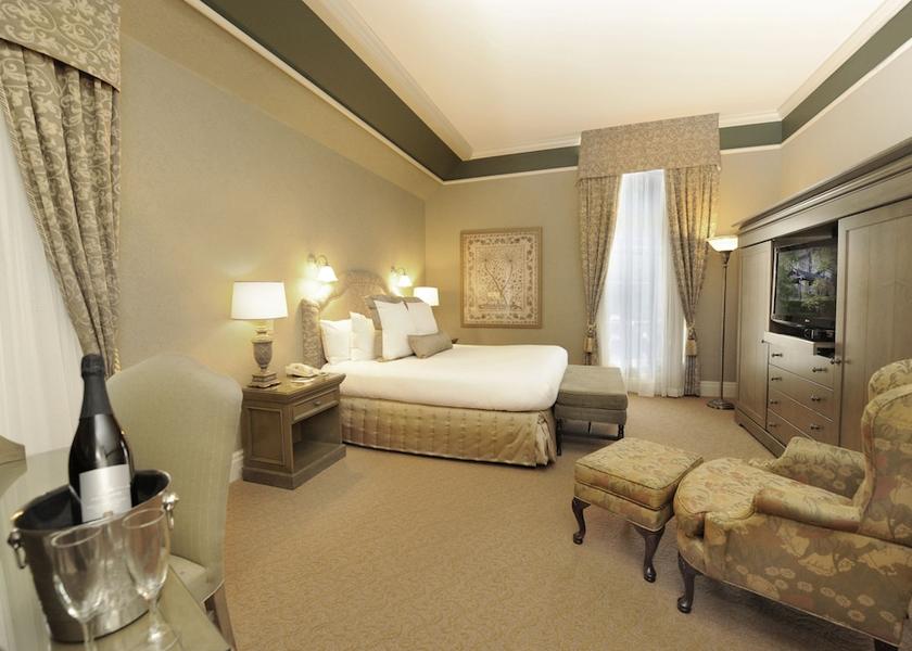 Ontario Toronto Room