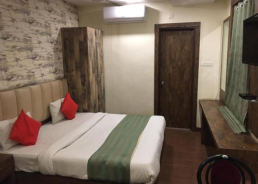 Uttar Pradesh Varanasi Deluxe Room
