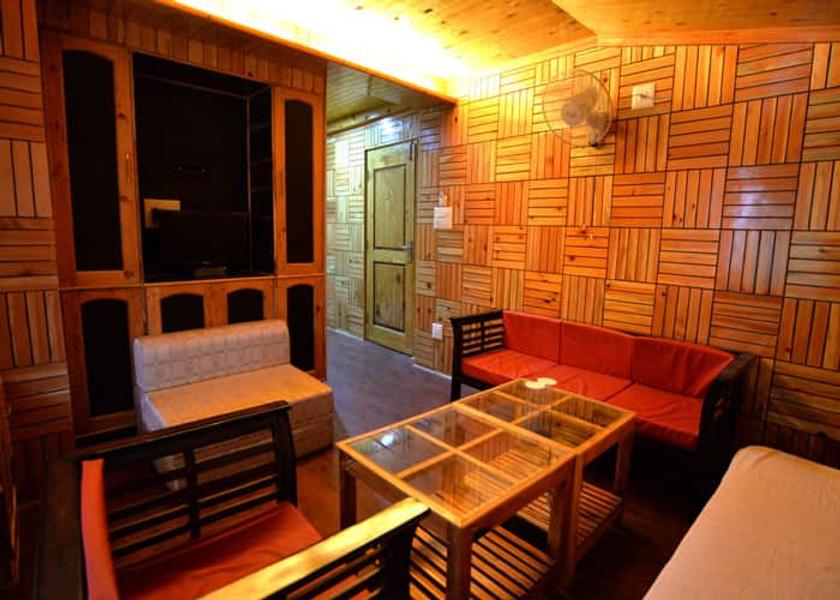 Himachal Pradesh Kasol sittingarea
