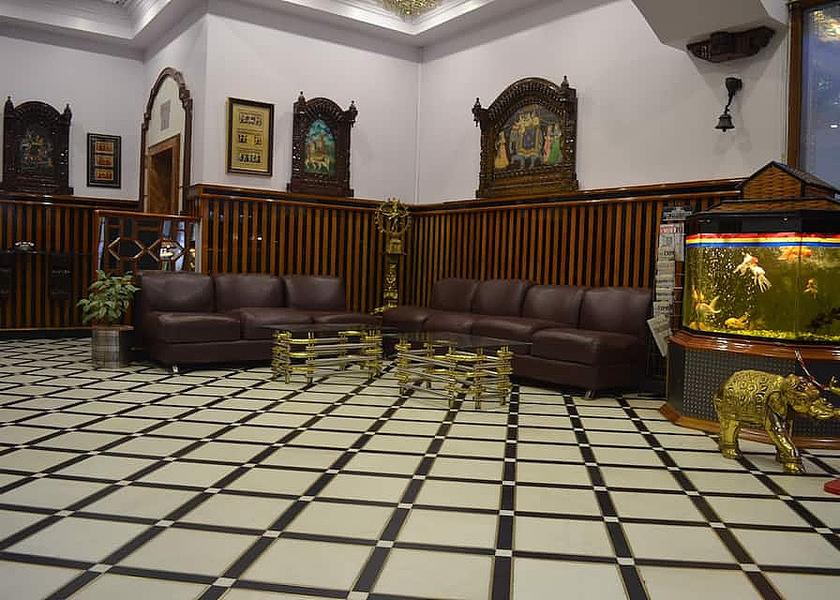 Uttar Pradesh Lucknow Sitting Area