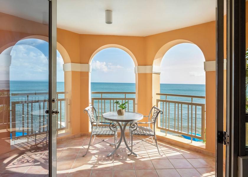  Añasco Exterior Detail